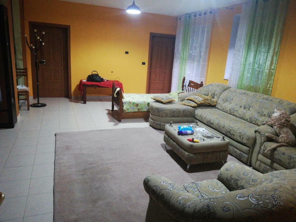 Hotel Albania 골렘 외부 사진